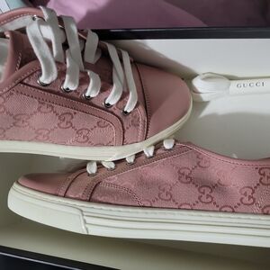 Gucci Women's Pink Sneakers